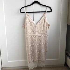 Midi lace dress